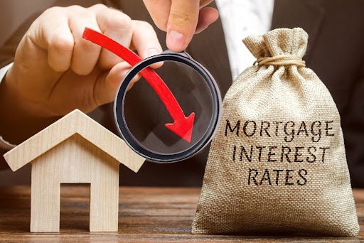 Read more about the article Navigating a Real Estate Market with Lower Interest Rates: A Guide for Mortgage Brokers